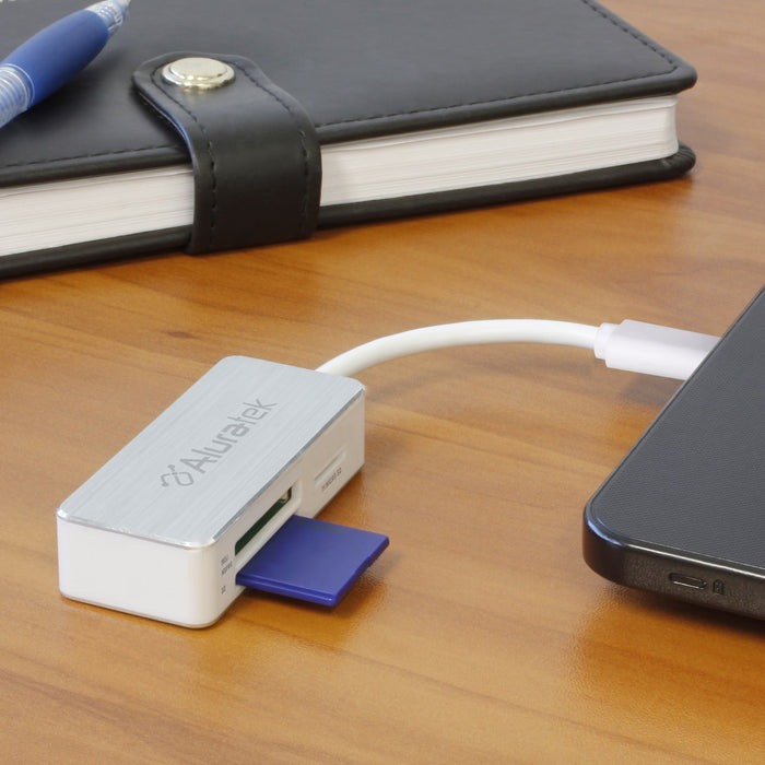 Aluratek card reader lifestyle