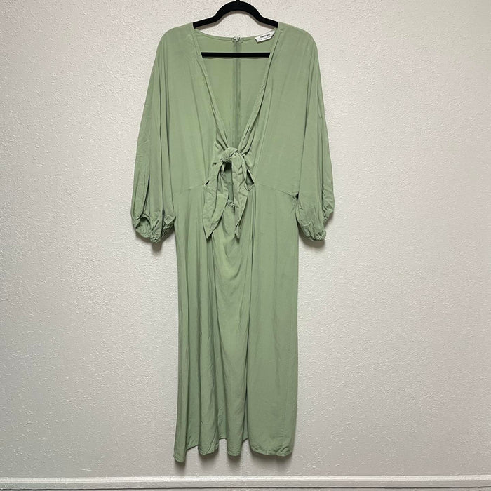 Dresses Showpo. Size 14