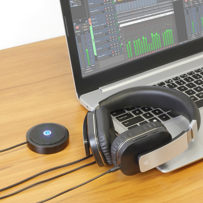Aluratek USB Microphone lifestyle headphone